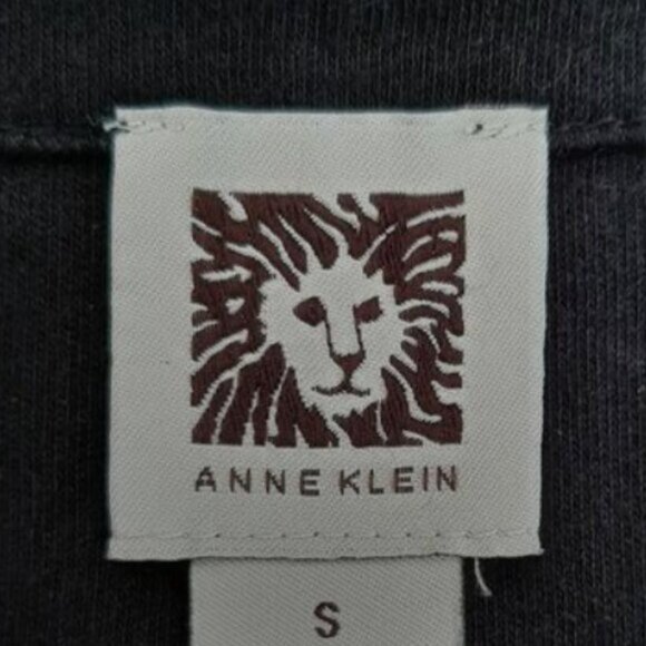 ANNE KLEIN / Micro Gem Studded Lion Logo Boat Neck Black Tee Sz S - Picture 10 of 11